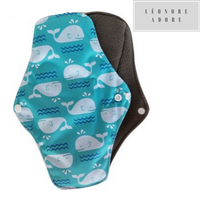 La luna era imbevuta di carbone di bambù a mezzogiorno