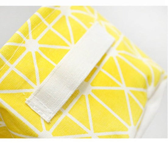 Copia questo codice del sito sul tuo sito web per creare una casella di voto sul tuo sito web.