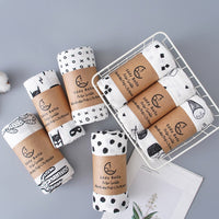 Mousseline bambou pour le bonheur des bébés comme des parents. Plusieurs motifs à choix.