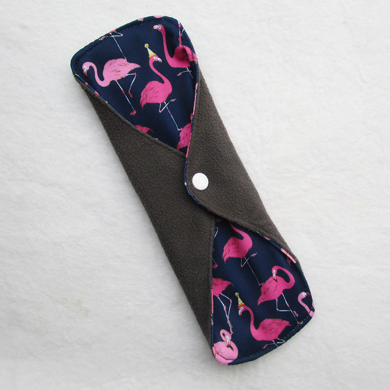 De nouveau en stocK, les flamingos. Les jolis flamands roses. J'adore les serviettes hygiéniques Moonsoon chez Léonore Adore, elles sont douces, absorbantes, très bonne qualité. Je recommande.