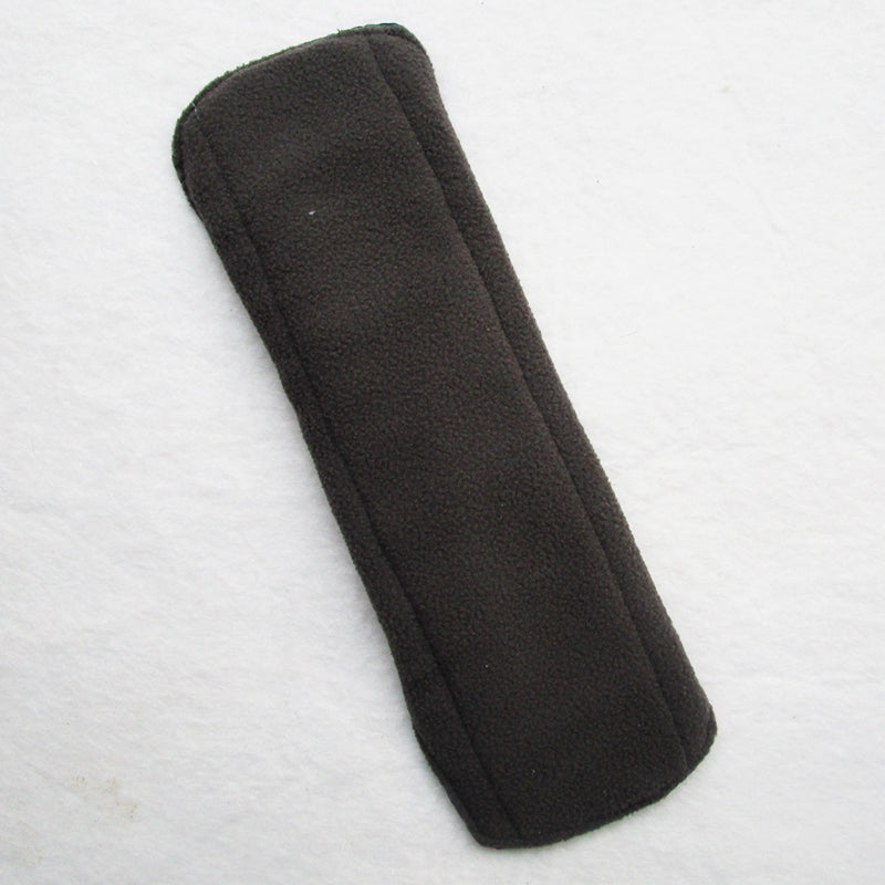 Une jolie serviette hygiénique avec du charbon actif infusé dans les fibres issues du bambou. Si facile à laver, je suis heureuse de passer à un mode de consommation en conscience, merci Léonore Adore pour ce e-concept store autour du bambou.