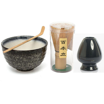 Ensemble personnel authentique pour la cérémonie du Matcha.