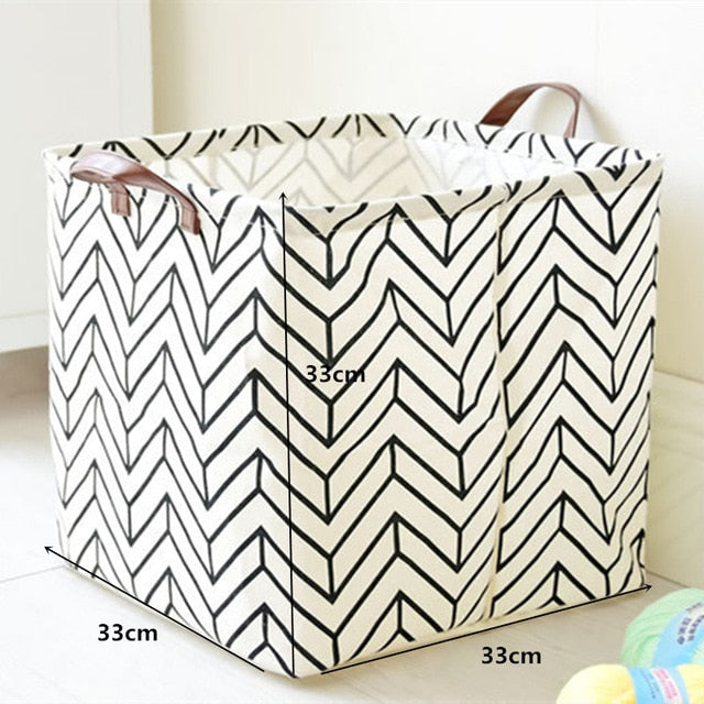Toy storage, panier pour accueillir les jouets, corbeille de rangement. Corbeille à linge. Pratique et pliable, matériel éco-friendly, lin. Motifs tendances mode pattern cool. Déco chambre enfant. Déco chambre bébé. Pratique même au salon. Pour ranger efficacement. Comment faire de la place rapidement.