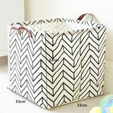 Toy storage, panier pour accueillir les jouets, corbeille de rangement. Corbeille à linge. Pratique et pliable, matériel éco-friendly, lin. Motifs tendances mode pattern cool. Déco chambre enfant. Déco chambre bébé. Pratique même au salon. Pour ranger efficacement. Comment faire de la place rapidement.
