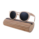 Legno di bambù grezzo per vedere meglio l'orizzonte. Ovviamente il bambù.