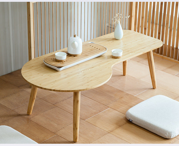 Un tavolo minimalista Zen, per un interno di design alla moda.