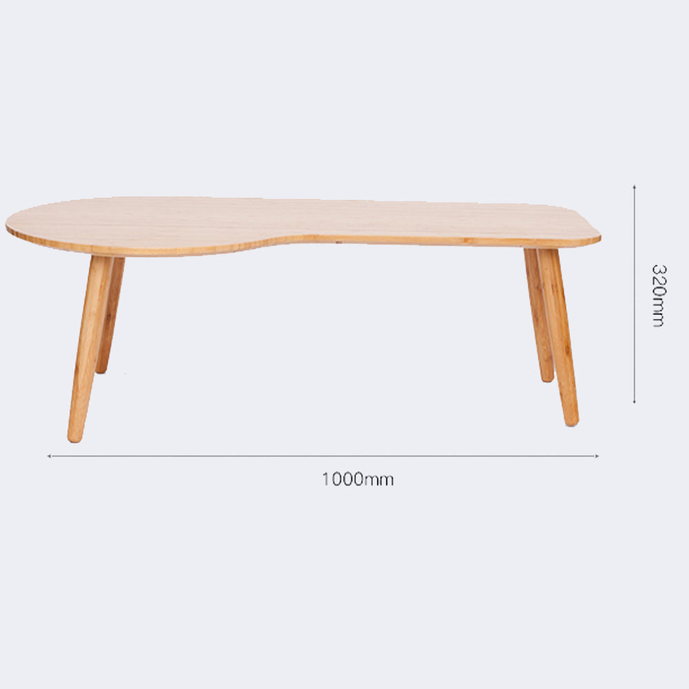 Ein minimalistischer Zen-Tisch für ein trendy Design-Interieur.
